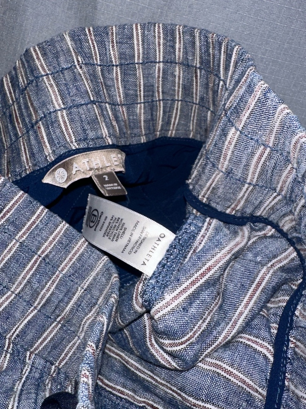ATHLETA Size 2 Shell 100%Linen - Picture 6 of 6